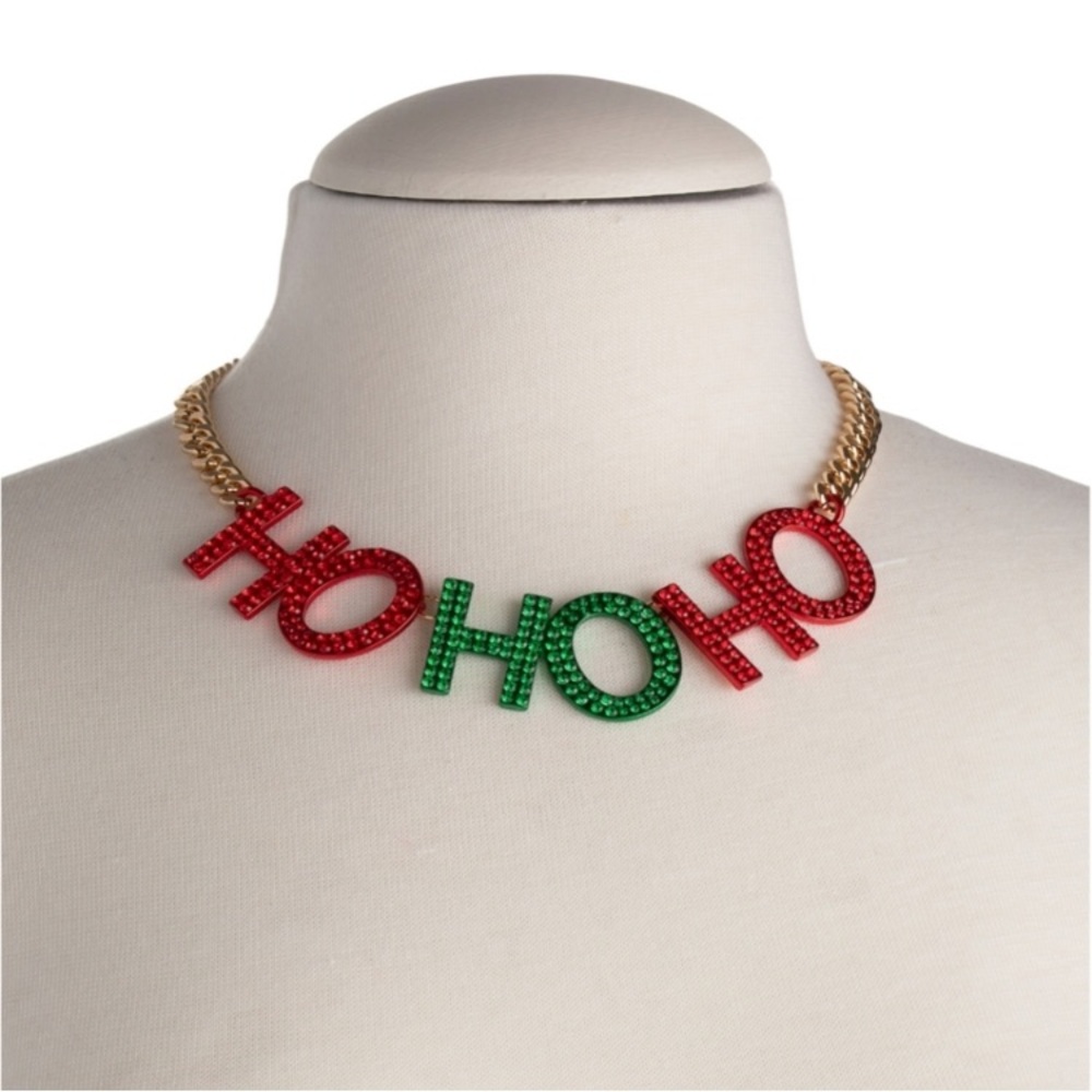 BETSEY JOHNSON NECKLACE